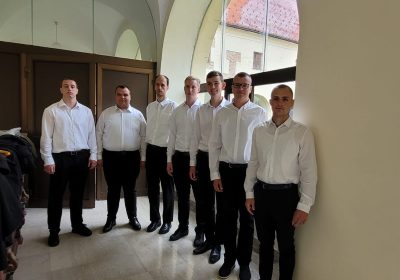 Postulanti na smotri zborova Provincije