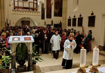 Proslava Obreda preminuća sv. Franje na Kaptolu i podjela prvih dekreta mladim franjevcima